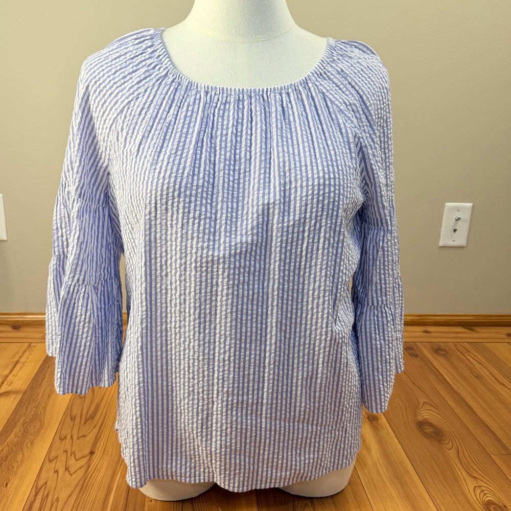 Women’s Seersucker Striped 3/4 Tiered Flare Sleeve Blouse Medium Large
